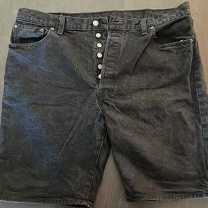 Levi’s Men Black Jean shorts with Button up fly